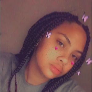 Meet your Posher, Olivia